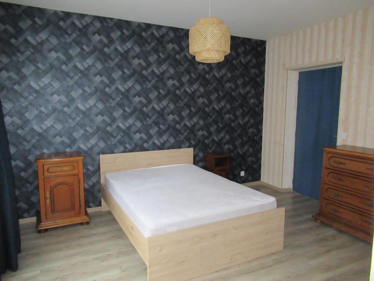 Le Gite Des Fresques Saint-Savin  Ngoại thất bức ảnh
